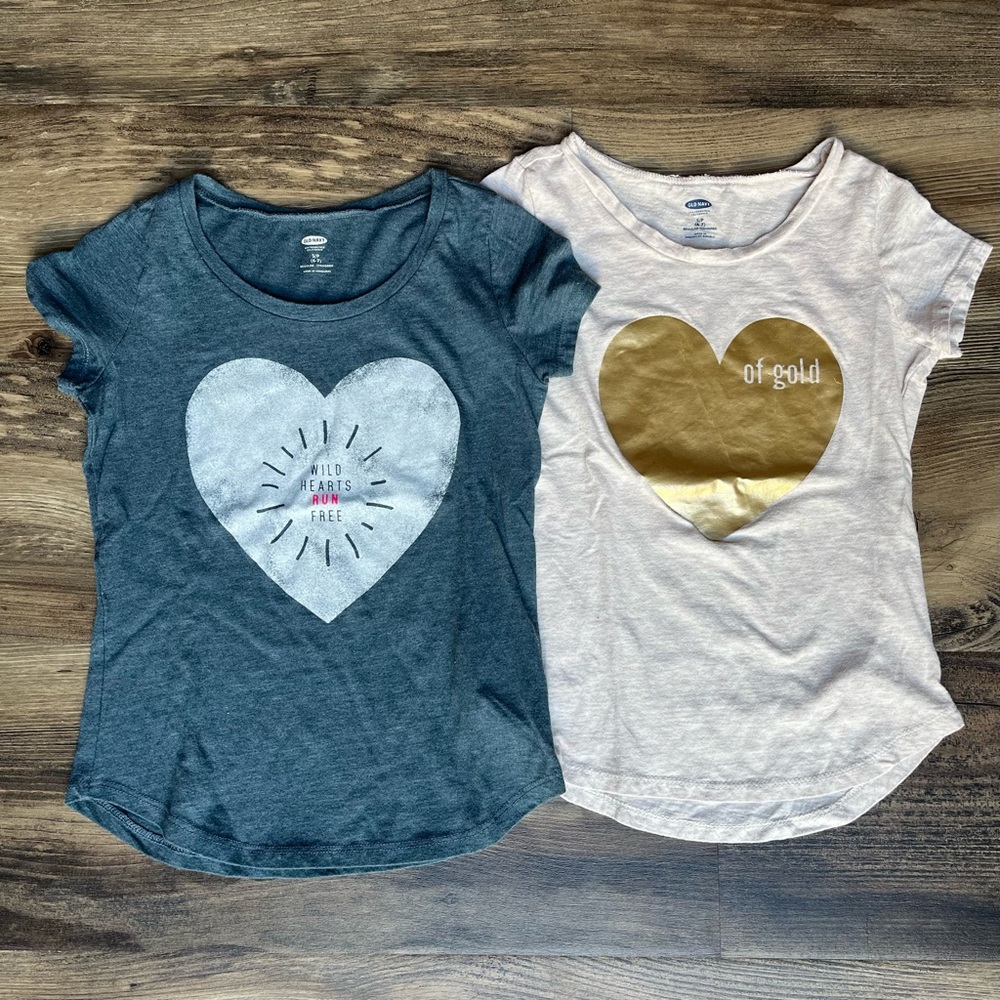 Old Navy set of two Heart Tshirts Small (6-7)